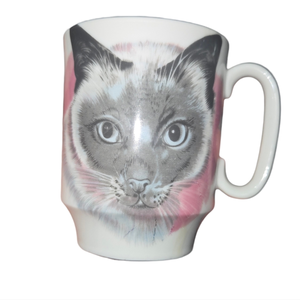 Vintage Siamese Cat With Blue Eyes Ceramic Mug